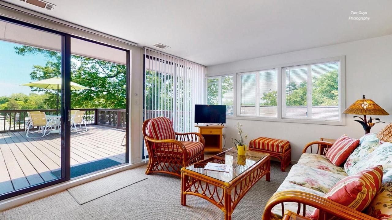 Holiday Hill Resort Saugatuck Exterior foto